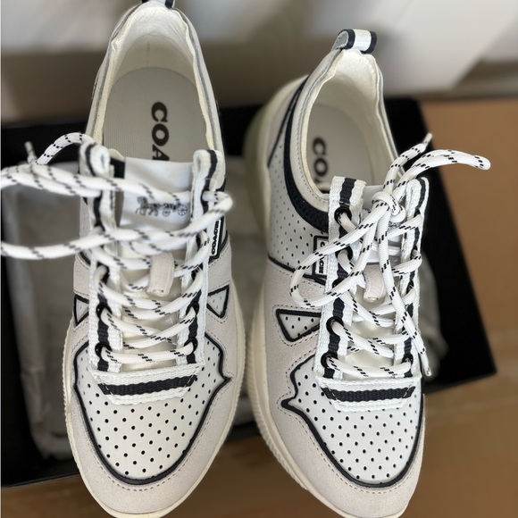 Coach Woman’s Black and White CitySole Noe Runner Size 5.5 - Picture 4 of 12